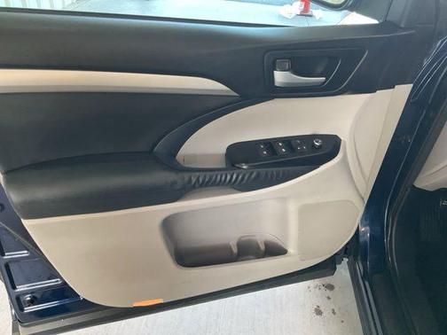 Nautical Blue Metallic 2015 Toyota Highlander XLE