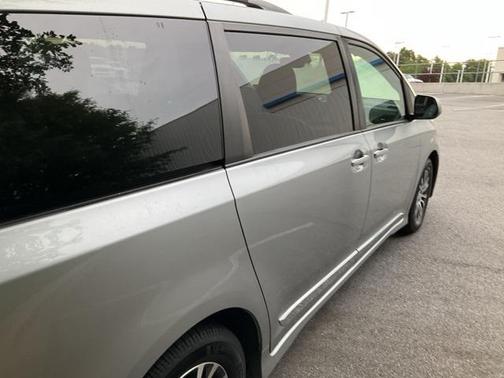 2019 Toyota Sienna XLE