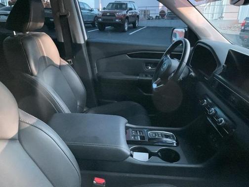 2023 Honda Pilot AWD EX-L 8 Passenger