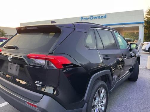 2021 Toyota RAV4 XLE Premium