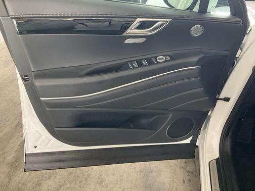 2025 Genesis GV80 2.5T