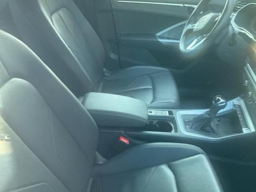 2024 Audi Q3 Premium 45 TFSI S line quattro Tiptronic
