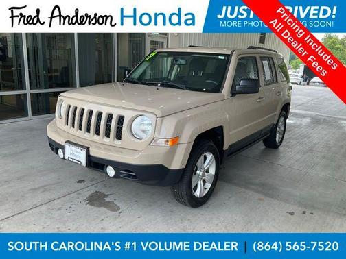 Mojave Sand Clearcoat 2017 Jeep Patriot Latitude