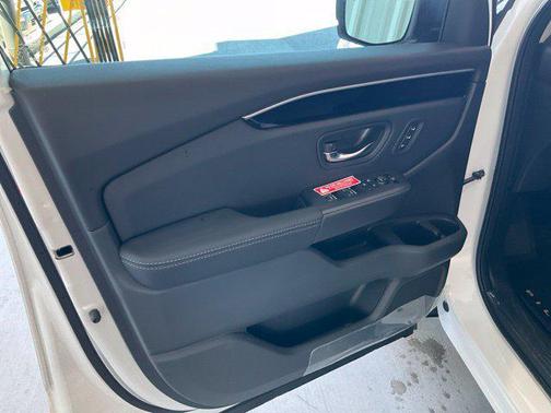 Platinum White Pearl 2026 Honda Pilot EX-L