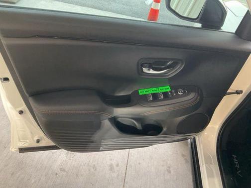 Platinum White Pearl 2026 Honda HR-V AWD Sport