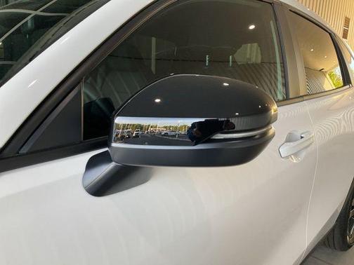 Platinum White Pearl 2026 Honda HR-V AWD Sport