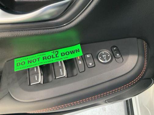 Platinum White Pearl 2026 Honda HR-V AWD Sport