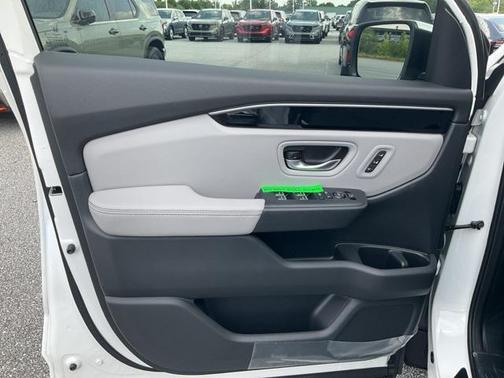 2025 Honda Pilot Touring 8-Passenger