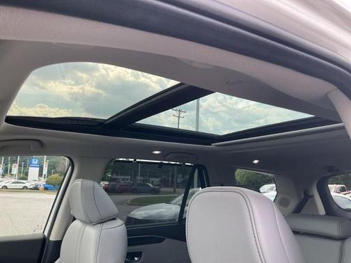 2025 Honda Pilot Touring 8-Passenger