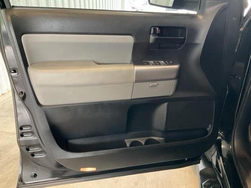 2022 Toyota Sequoia SR5