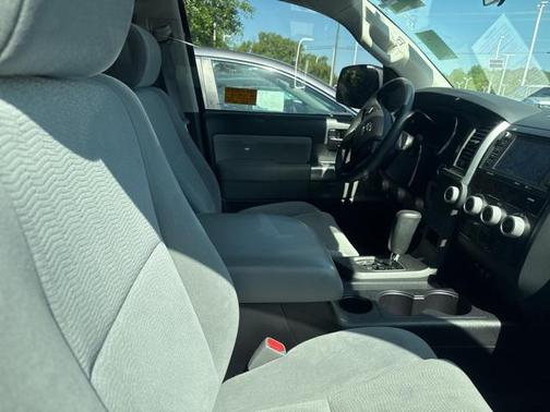 2022 Toyota Sequoia SR5