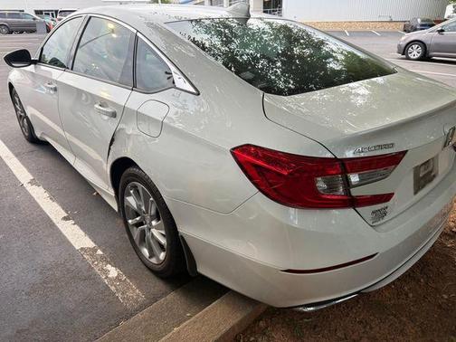 Platinum White Pearl 2018 Honda Accord LX