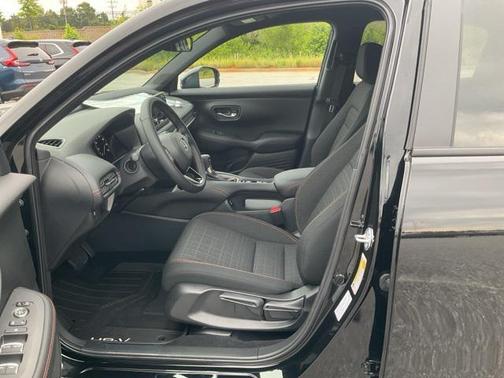 2025 Honda HR-V 2WD Sport