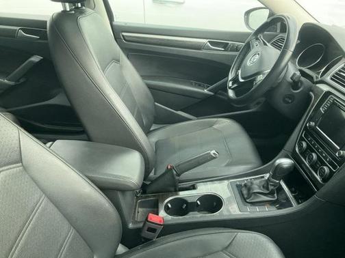 2018 Volkswagen Passat 2.0T SE