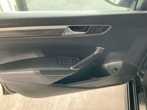 2018 Volkswagen Passat 2.0T SE