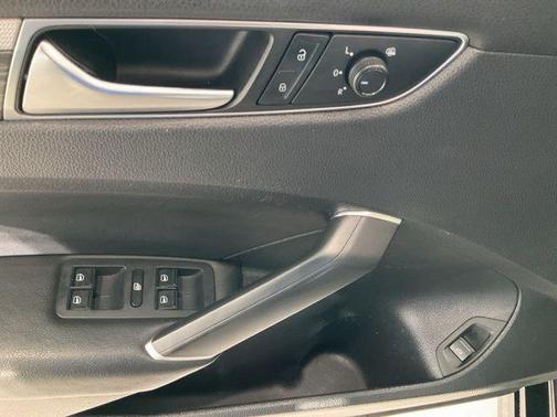 2018 Volkswagen Passat 2.0T SE