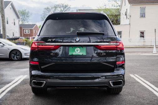 Black 2022 BMW X7 xDrive40i