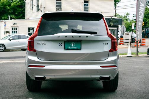 Bright Silver Metallic 2021 Volvo XC90 T5 Momentum