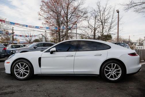2018 Porsche Panamera 4
