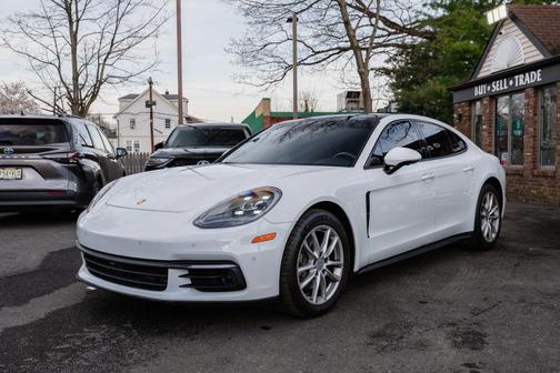 2018 Porsche Panamera 4