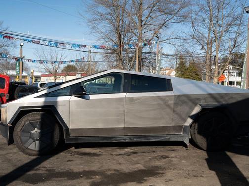 2024 Tesla Cybertruck All-Wheel Drive