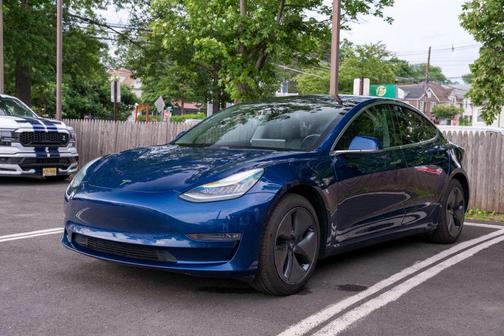 Deep Blue Metallic 2019 Tesla Model 3 Standard Range Plus