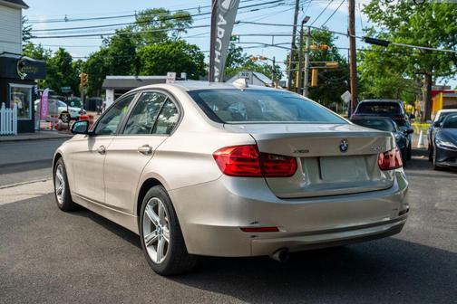 Mineral White Metallic 2014 BMW 320 i