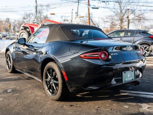 2024 Mazda MX-5 Miata Sport