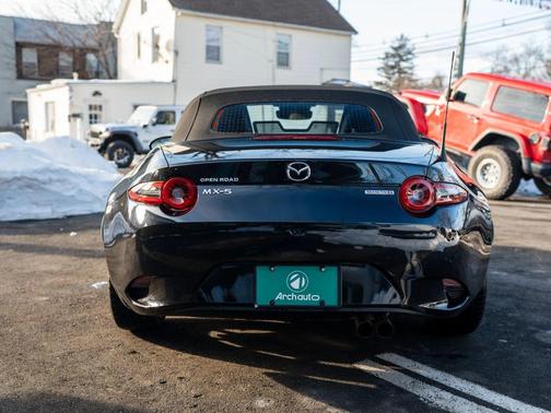2024 Mazda MX-5 Miata Sport