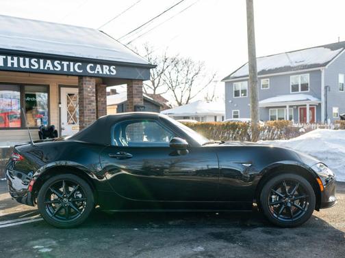 2024 Mazda MX-5 Miata Sport