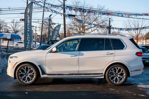 2025 BMW X7 xDrive40i