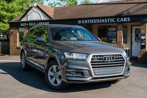 Gray 2019 Audi Q7 45 Premium Plus