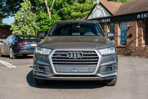 Gray 2019 Audi Q7 45 Premium Plus