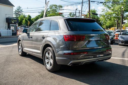 Gray 2019 Audi Q7 45 Premium Plus