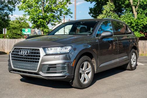 Gray 2019 Audi Q7 45 Premium Plus