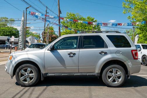 Ingot Silver Metallic 2012 Ford Escape XLT