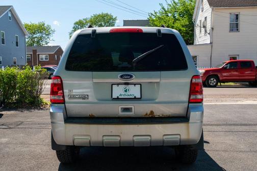 Ingot Silver Metallic 2012 Ford Escape XLT