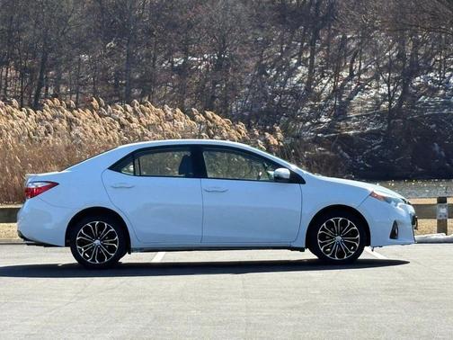 2015 Toyota Corolla S Plus