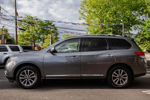 Gun Metallic 2015 Nissan Pathfinder SL