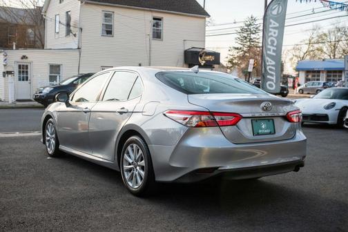 Celestial Silver Metallic 2019 Toyota Camry LE