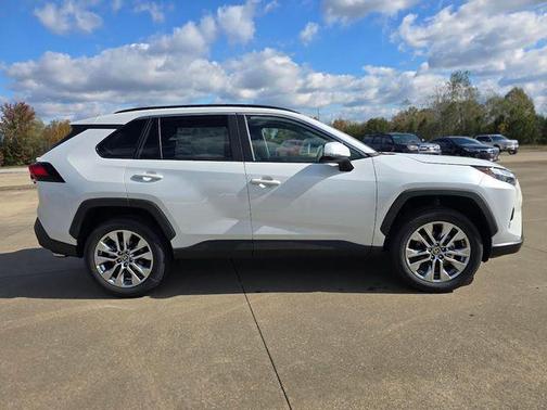 2025 Toyota RAV4 XLE Premium