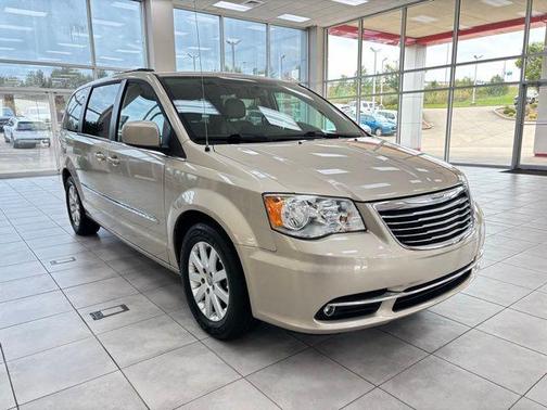 2015 Chrysler Town & Country Touring