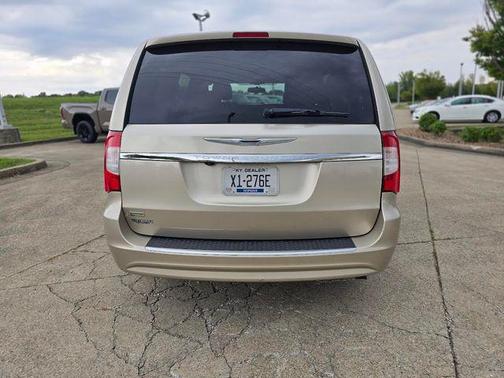 2015 Chrysler Town & Country Touring