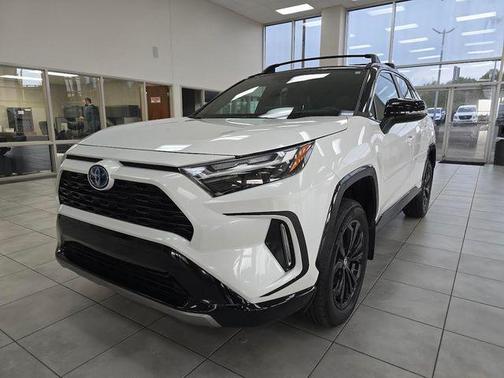 2024 Toyota RAV4 Hybrid SE