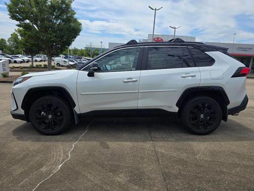 2024 Toyota RAV4 Hybrid SE