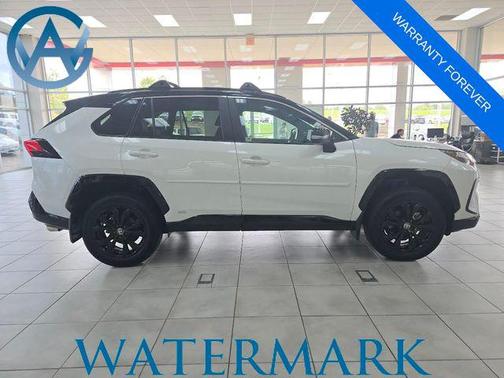 2024 Toyota RAV4 Hybrid SE