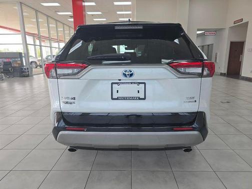 2024 Toyota RAV4 Hybrid SE