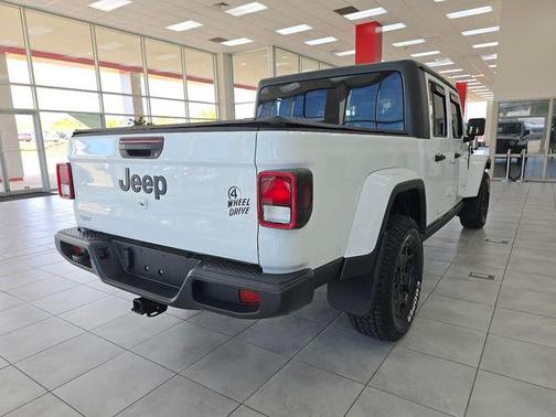 2021 Jeep Gladiator Willys