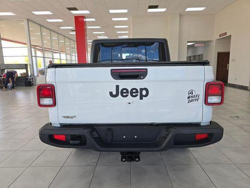 2021 Jeep Gladiator Willys