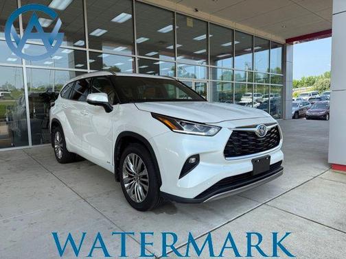 2024 Toyota Highlander Hybrid Platinum